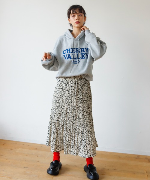 Birthday room(バースデイルーム)の「ロゴBIGフーディー/オーバーサイズパーカー / logo big over size hoodie(パーカー・レディース・グレー/ピンク/チャコールグレー/ナチュラル/ネイビー・FREE)」の20枚目の写真