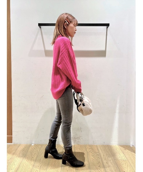 BAYFLOW(ベイフロー)の「ワイドリブニットプルオーバー(ニット/セーター・レディース・ピンク/グリーン/ブルー/チャコールグレー/オフホワイト/イエロー・FREE)」の13枚目の写真