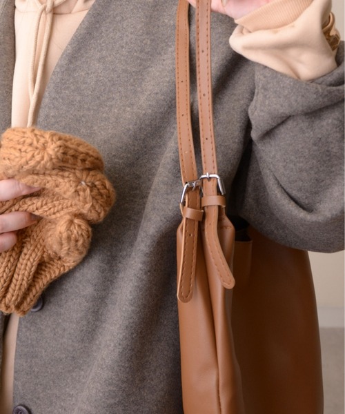 ibeul_（イベール）の「ウェーブショルダーバッグ（ショルダーバッグ・レディース・ベージュ/ブラック/キャメル・FREE）」の8枚目の写真