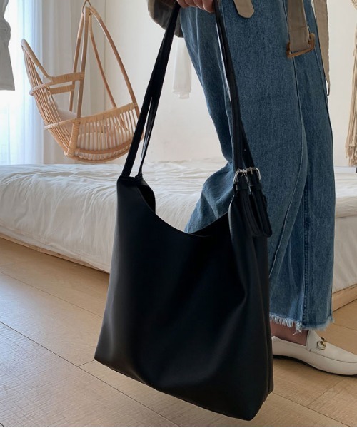 ibeul_（イベール）の「ウェーブショルダーバッグ（ショルダーバッグ・レディース・ベージュ/ブラック/キャメル・FREE）」の18枚目の写真