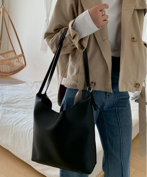 ibeul_（イベール）の「ウェーブショルダーバッグ（ショルダーバッグ・レディース・ベージュ/ブラック/キャメル・FREE）」の12枚目の写真