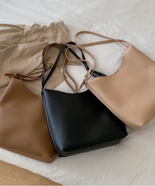 ibeul_（イベール）の「ウェーブショルダーバッグ（ショルダーバッグ・レディース・ベージュ/ブラック/キャメル・FREE）」の9枚目の写真