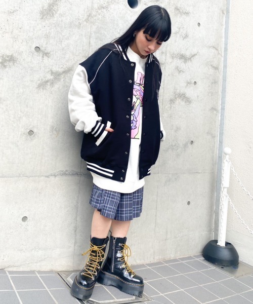 Candy Stripper（キャンディストリッパー）の「COOL BUNNY SWEAT STADIUM ジャンパー（スタジャン・レディース・ブラック/ヘザーグレー・2）」の12枚目の写真