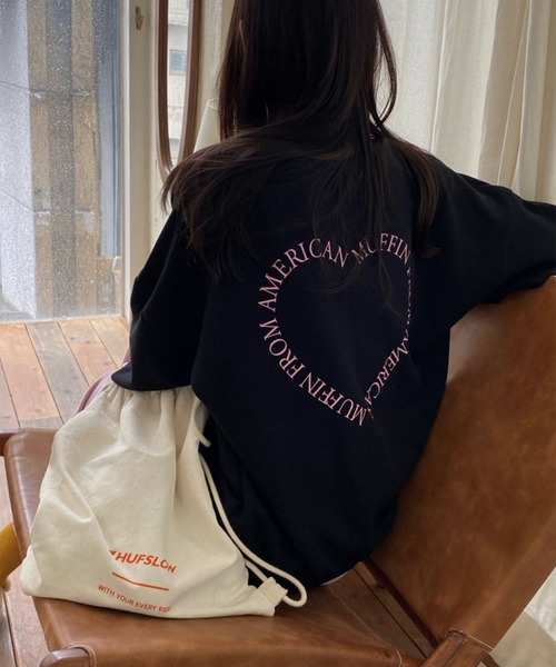 me+em select(ミームセレクト)の「ハートロゴオーバースウェットトレーナー / Heart logo over sweat 【 韓国製 】(スウェット・レディース・ブラック/ライトグレー/ピンク/アイボリー・FREE)」の18枚目の写真