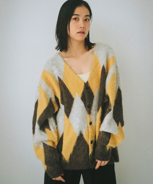 WHIMSIC（ウィムジック）の「【UNISEX】アーガイルシャギーニットカーディガン（カーディガン/ボレロ・メンズ・ブルー/イエロー/チャコールグレー・FREE）」の8枚目の写真