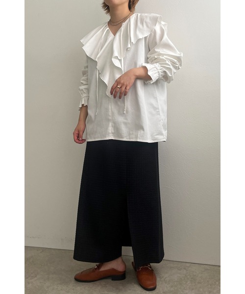palm RICHE(ポームリシュ)の「前後2way デニムフリルブラウス(シャツ/ブラウス・レディース・ブルー/オフホワイト/ブラック・M)」の8枚目の写真