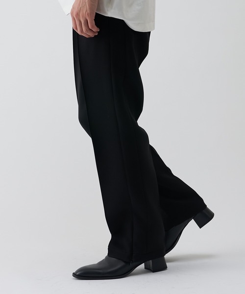 Lui's（ルイス）の「二重織ライトウェイトトラックパンツ