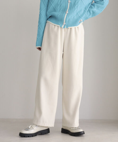 fredy emue（フレディエミュ）の「起毛イージーセミワイドパンツ（スラックス・レディース・ブラック/オフホワイト/グレイッシュブルー/ミント・36/38）」の2枚目の写真