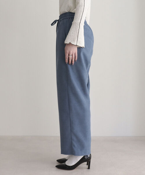 fredy emue（フレディエミュ）の「起毛イージーセミワイドパンツ（スラックス・レディース・ブラック/オフホワイト/グレイッシュブルー/ミント・36/38）」の17枚目の写真