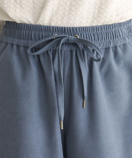 fredy emue（フレディエミュ）の「起毛イージーセミワイドパンツ（スラックス・レディース・ブラック/オフホワイト/グレイッシュブルー/ミント・36/38）」の21枚目の写真