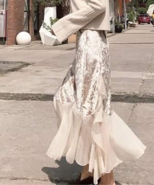 meJane(ミージェーン)の「光沢フロッキー×シフォンドッキングマーメイドスカート(スカート・レディース・ブラック/アイボリー・M/L)」の5枚目の写真