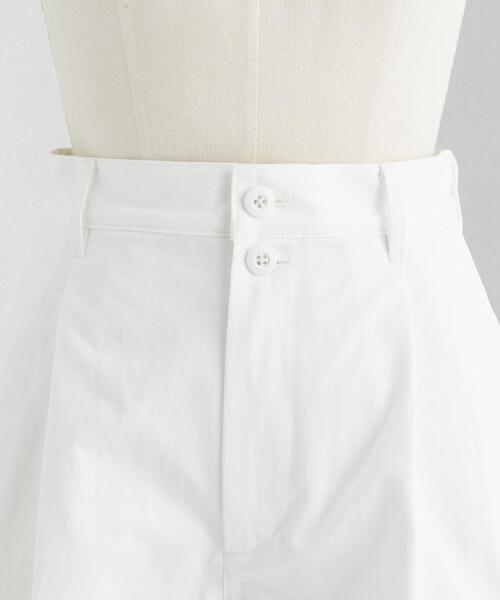 LOEFF(ロエフ)の「<LOEFF>コットンツイル 2タック ショートパンツ(チノパンツ・レディース・ホワイト・1/0)」の3枚目の写真
