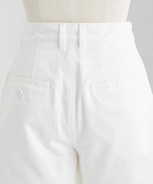 LOEFF(ロエフ)の「<LOEFF>コットンツイル 2タック ショートパンツ(チノパンツ・レディース・ホワイト・1/0)」の4枚目の写真