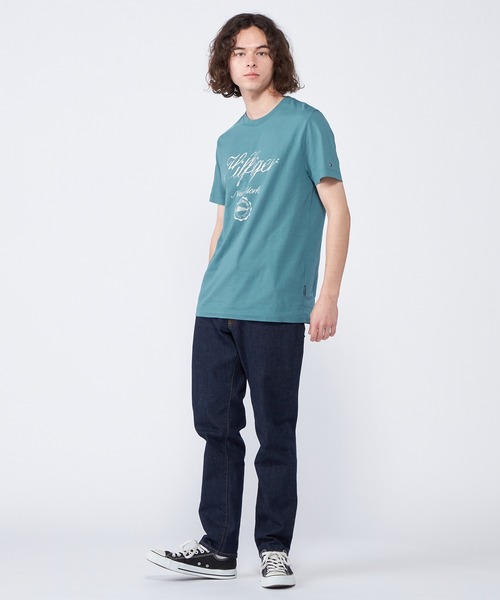 TOMMY HILFIGER(トミーヒルフィガー)の「【オンライン限定】グランジプリントTシャツ(Tシャツ/カットソー・メンズ・ネイビー/ブルー/レッド/ホワイト/ベージュ・SMALL/MEDIUM/LARGE/X-LARGE/XX-LARGE)」の11枚目の写真