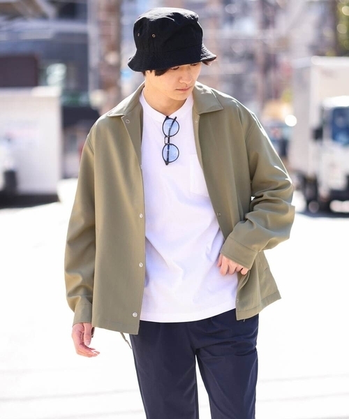 a.v.v（アーヴェヴェ）の「【洗濯機で洗える/防シワ】リライト コーチジャケット（ブルゾン・メンズ・カーキ/ブルー・46/50/48）」の4枚目の写真