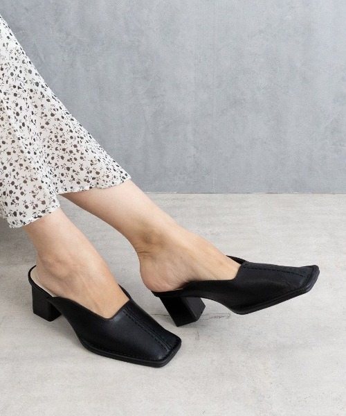 Fabby fabby（ファビィーファビィー）の「センターステッチスクエアサボミュールサンダル（サンダル・レディース・オフホワイト/ブラウン/ブラック・SMALL/MEDIUM/LARGE）」の14枚目の写真