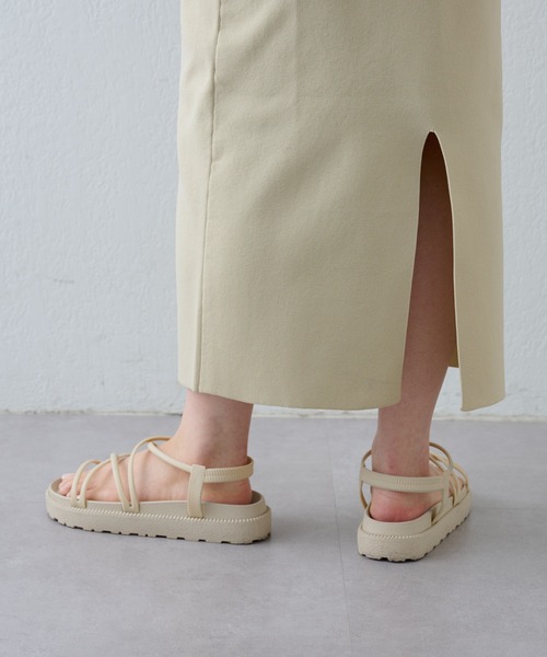 COLONY 2139（コロニートゥーワンスリーナイン）の「WEB/一部店舗限定　紐ストラップ厚底サンダル（サンダル・レディース・ブラック/ベージュ・MEDIUM/LARGE/X-LARGE/SMALL）」の22枚目の写真