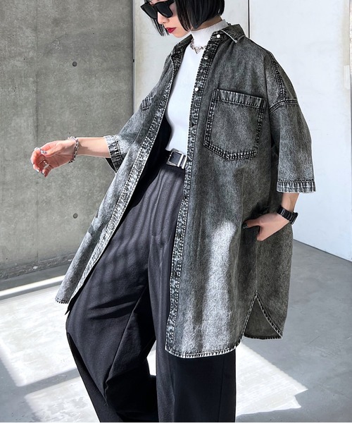 PAGEBOY（ページボーイ）の「デニムルーズスリットシャツ（シャツ/ブラウス・レディース・ブラック系その他/インディゴブルー/ブルー系その他・FREE）」の6枚目の写真