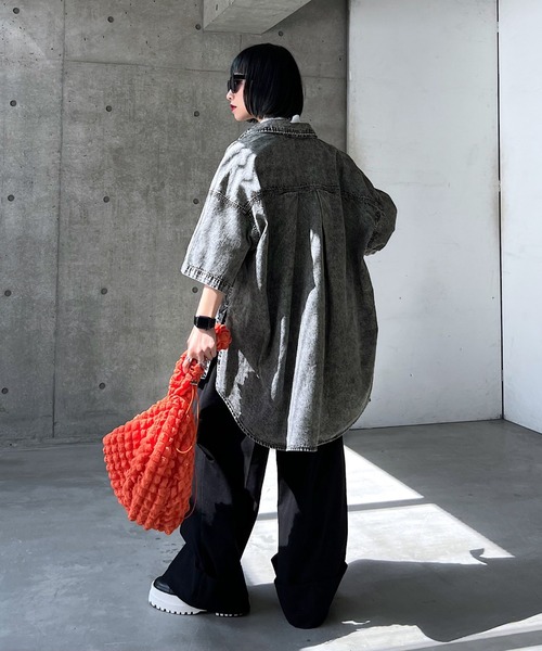 PAGEBOY（ページボーイ）の「デニムルーズスリットシャツ（シャツ/ブラウス・レディース・ブラック系その他/インディゴブルー/ブルー系その他・FREE）」の7枚目の写真