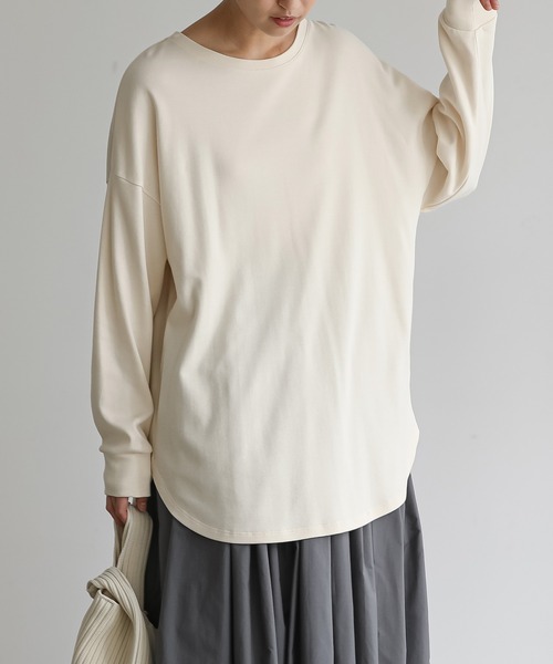 for/c(フォーシー)の「USAコットンラウンドヘムロンT【サスティナブル】(Tシャツ/カットソー・レディース・ブラック/ベージュ/ブルー/サックスブルー/ネイビー/グレー/ホワイト/ラベンダー/ピンク/アイボリー・LL/M/L)」の2枚目の写真