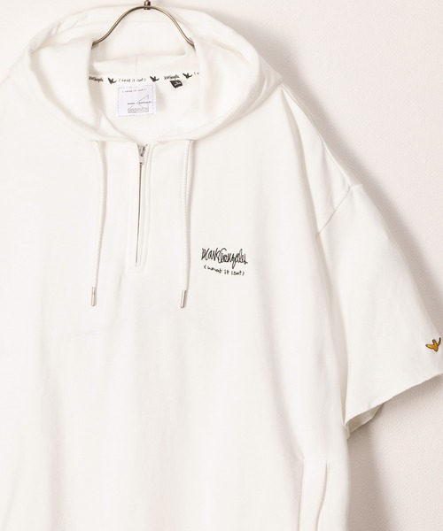 (What it isNt)ART BY MARKGONZALES(ワットイットイズント)の「【(What it isNt) ART BY MARK GONZALES/ワットイズイズント マークゴンザレス】ロゴワンポイントハーフジップフーディー/パーカー/バックプリント/ビッグシルエット(パーカー・メンズ・ブラック/ホワイト/アッシュグレー・XL/L/M)」の1枚目の写真