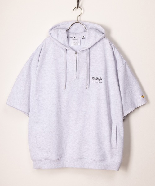 (What it isNt)ART BY MARKGONZALES(ワットイットイズント)の「【(What it isNt) ART BY MARK GONZALES/ワットイズイズント マークゴンザレス】ロゴワンポイントハーフジップフーディー/パーカー/バックプリント/ビッグシルエット(パーカー・メンズ・ブラック/ホワイト/アッシュグレー・XL/L/M)」の6枚目の写真