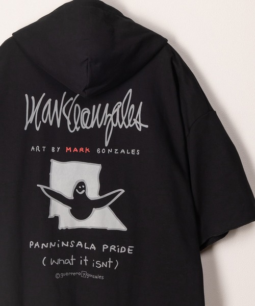 (What it isNt)ART BY MARKGONZALES(ワットイットイズント)の「【(What it isNt) ART BY MARK GONZALES/ワットイズイズント マークゴンザレス】ロゴワンポイントハーフジップフーディー/パーカー/バックプリント/ビッグシルエット(パーカー・メンズ・ブラック/ホワイト/アッシュグレー・XL/L/M)」の16枚目の写真