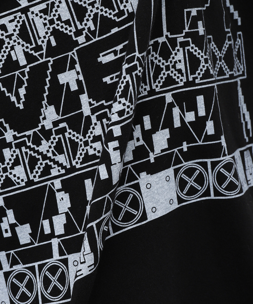 C.E（シーイー）の「【C.E / シーイー】ALIGNING BIG LONG SLEEVE T（Tシャツ/カットソー・メンズ・ブラック・LARGE/MEDIUM/X-LARGE）」の16枚目の写真