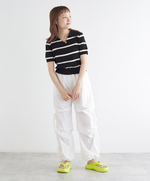 w closet（ダブルクローゼット）の「スキッパーボーダーポロニット（ポロシャツ・レディース・オフホワイト/ブラック・FREE）」の21枚目の写真