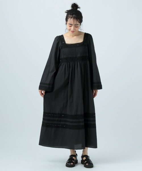 BAYFLOW(ベイフロー)の「ヴィンテージスタイルワンピース(ワンピース・レディース・ブルー/オフホワイト/ブラック・SMALL/MEDIUM)」の9枚目の写真