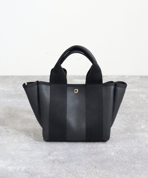 fredy emue(フレディエミュ)の「ショルダー付きテープトートバッグ(トートバッグ・レディース・ブラック/グレー・FREE)」の4枚目の写真