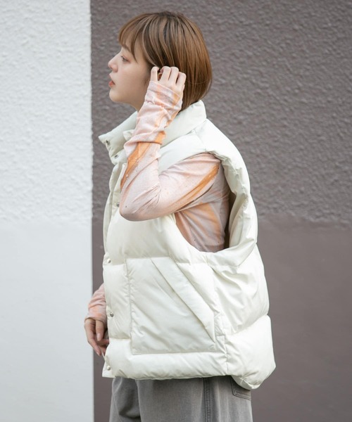 KBF(ケイビーエフ)の「グラフィックプリントカットソー(Tシャツ/カットソー・レディース・ブラウン系その他/グリーン系その他/ブルー系その他/オレンジ系その他/ブラック系その他/グレー系その他・ONE)」の22枚目の写真