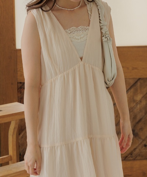 flower（フラワー）の「ギャザーレザーバッグ（ショルダーバッグ・レディース・ブラック/アイボリー・FREE）」の4枚目の写真