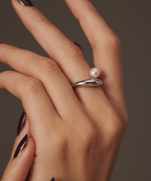 CENE(セネ)の「【CENE】セネ/ポイントパールリング(リング・レディース・ゴールド/シルバー・#7/#9/#13/#11)」の17枚目の写真