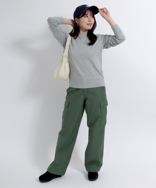 Champion(チャンピオン)の「Champion(チャンピオン)ワンポイントロゴ刺繍 裏毛スウェットトップス/無地トレーナー レディース(スウェット・レディース・ピンク/ブラック/ネイビー/サンドベージュ/オフホワイト/グレー・M/L)」の15枚目の写真