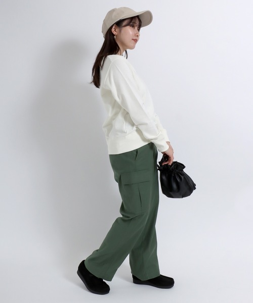 Champion(チャンピオン)の「Champion(チャンピオン)ワンポイントロゴ刺繍 裏毛スウェットトップス/無地トレーナー レディース(スウェット・レディース・ピンク/ブラック/ネイビー/サンドベージュ/オフホワイト/グレー・M/L)」の12枚目の写真
