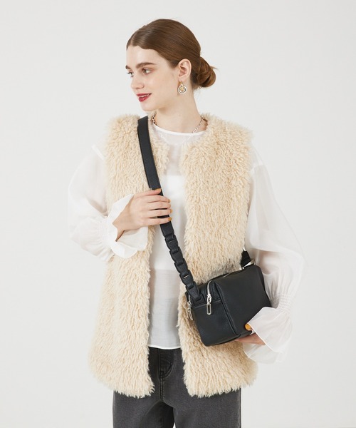 LOWELL things（ロウェル　シングス）の「Frec/WファスナースクエアショルダーBAG（ショルダーバッグ・レディース・カーキ/ベージュ/アイボリー/ブラック/ライトベージュ・フリー）」の7枚目の写真