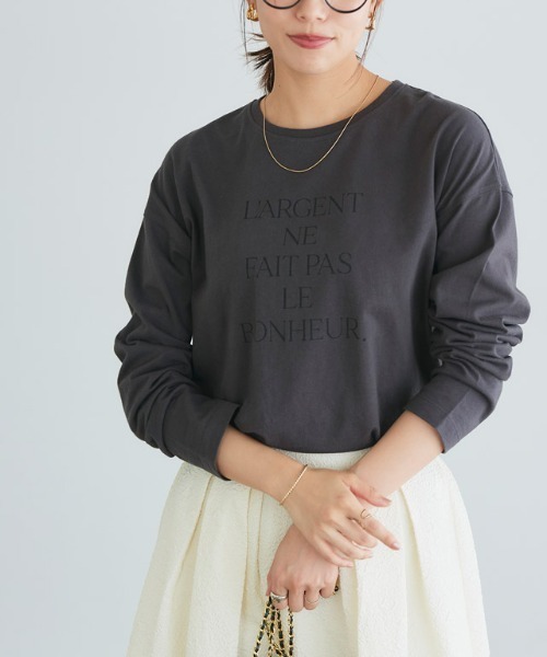 Pierrot（ピエロ）の「ロゴロングスリーブTシャツ（Tシャツ/カットソー・レディース・グレー系その他2/ホワイト系その他3/ホワイト系その他2/グレー系その他/ホワイト系その他/ホワイト系その他4/ホワイト系1/ホワイト系/チャコールグレー×ブラック/グレー系その他3/グレー系その他4/ホワイト系3/ホワイト系その他5/ホワイト系その他6/ホワイト系2・M/L/LL）」の12枚目の写真