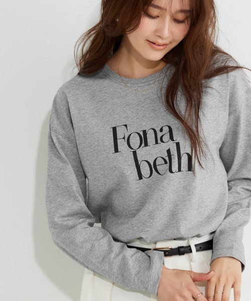 Pierrot（ピエロ）の「ロゴロングスリーブTシャツ（Tシャツ/カットソー・レディース・グレー系その他2/ホワイト系その他3/ホワイト系その他2/グレー系その他/ホワイト系その他/ホワイト系その他4/ホワイト系1/ホワイト系/チャコールグレー×ブラック/グレー系その他3/グレー系その他4/ホワイト系3/ホワイト系その他5/ホワイト系その他6/ホワイト系2・M/L/LL）」の14枚目の写真