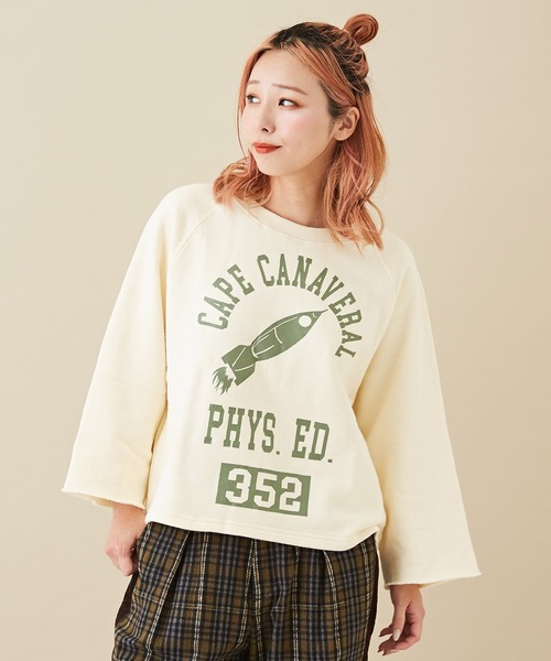 CUBE SUGAR（キューブシュガー）の「吊り裏毛スウェットロゴプリントラグランスリーブプルオーバー（スウェット・レディース・レッド/トップグレー/ネイビー/ホワイト・M）」の2枚目の写真