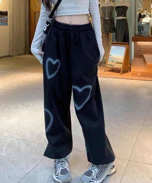 shopnikoniko(ショップニコニコ)の「ハイウエスト スェットパンツ ハートペイント ジョガーパンツ(スウェットパンツ・レディース・ブラック/ホワイト・フリー)」の8枚目の写真