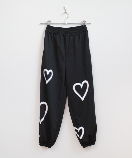 shopnikoniko(ショップニコニコ)の「ハイウエスト スェットパンツ ハートペイント ジョガーパンツ(スウェットパンツ・レディース・ブラック/ホワイト・フリー)」の11枚目の写真
