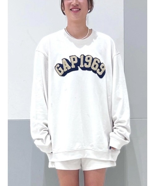 GAP（ギャップ）の「GAP1969アーチロゴ スウェット・トレーナー(ユニセックス)（スウェット・メンズ・パープル/レッド/ベージュ/ベージュ系その他/ブルー/ブラック/ネイビー/ホワイト系その他/ライトグレー・L/M/XL/XS/S）」の10枚目の写真