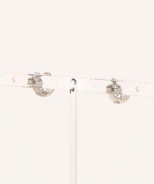 ear PAPILLONNER(イアパピヨネ)の「《WEB限定あり/シルバー925》ホースシューピアス(ピアス(両耳用)・レディース・ボルドー/サックスブルー・FREE)」の3枚目の写真