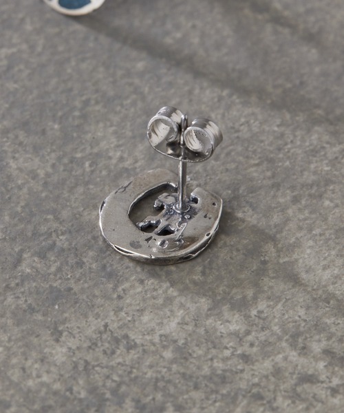 ear PAPILLONNER(イアパピヨネ)の「《WEB限定あり/シルバー925》ホースシューピアス(ピアス(両耳用)・レディース・ボルドー/サックスブルー・FREE)」の6枚目の写真