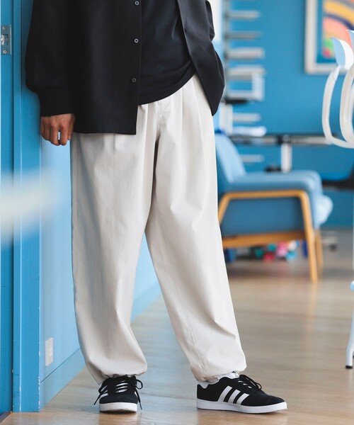 B:MING by BEAMS（ビーミングバイビームス）の「B:MING by BEAMS / テック ライトイージー チノパンツ（チノパンツ・メンズ・ホワイト系その他5/ブラック・MEDIUM/X-LARGE/SMALL/LARGE）」の9枚目の写真