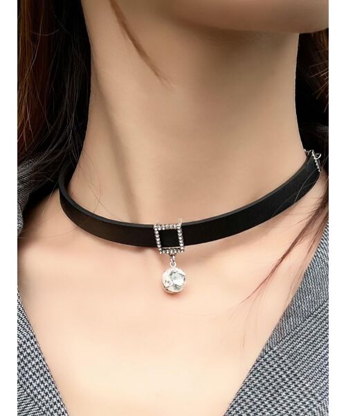 EATME(イートミー)の「キラキラバックルフェイクレザーチョーカー(チョーカー・レディース・ブラック・FREE)」の3枚目の写真