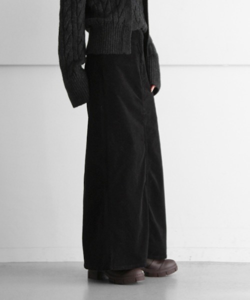 GANNI（ガニー）の「GANNI Washed Corduroy Long Skrt（スカート・レディース・ブラック・32）」の5枚目の写真