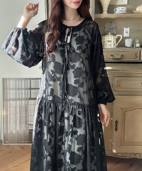 Meiru(メイル)の「フラワージャガードシアーリボンワンピース(ワンピース・レディース・アイボリー/ブラック/ホワイト・LARGE/MEDIUM/SMALL)」の5枚目の写真