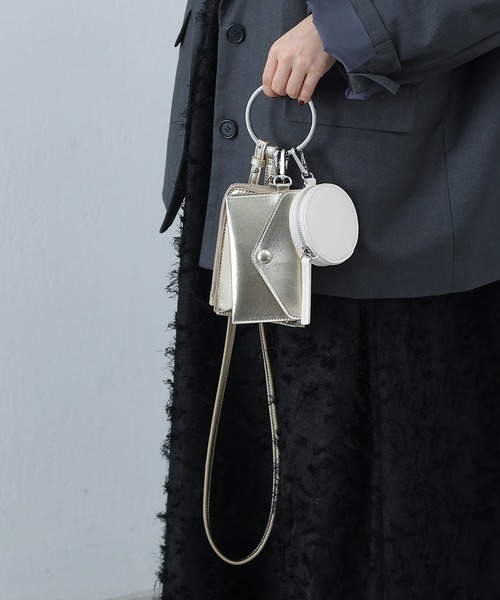 COLONY 2139（コロニートゥーワンスリーナイン）の「3連ショルダーバッグ/スマホショルダー/スマホポーチ（ショルダーバッグ・レディース・ホワイト/ブラック系その他/ライトベージュ/ブラック/シルバー/ゴールド・FREE）」の13枚目の写真